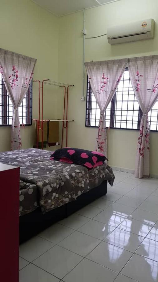Room/Homestay Nazadja Sungai Besar Exterior foto