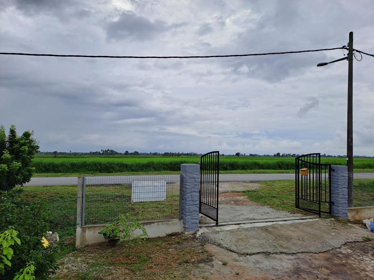 Room/Homestay Nazadja Sungai Besar Exterior foto
